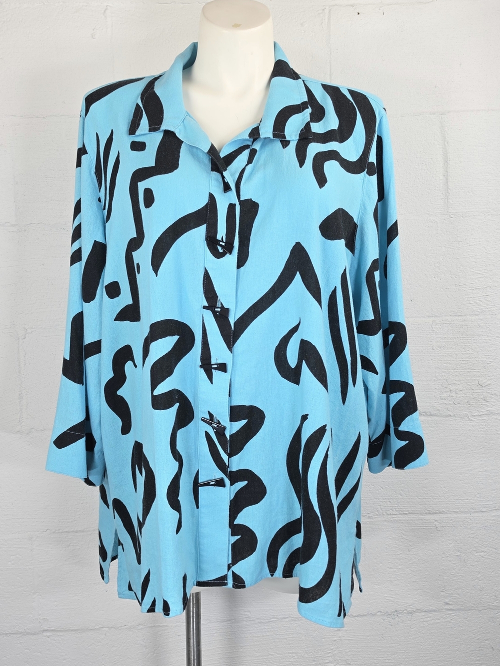 Ali Miles Blue Black Abstract Button-Up Blouse